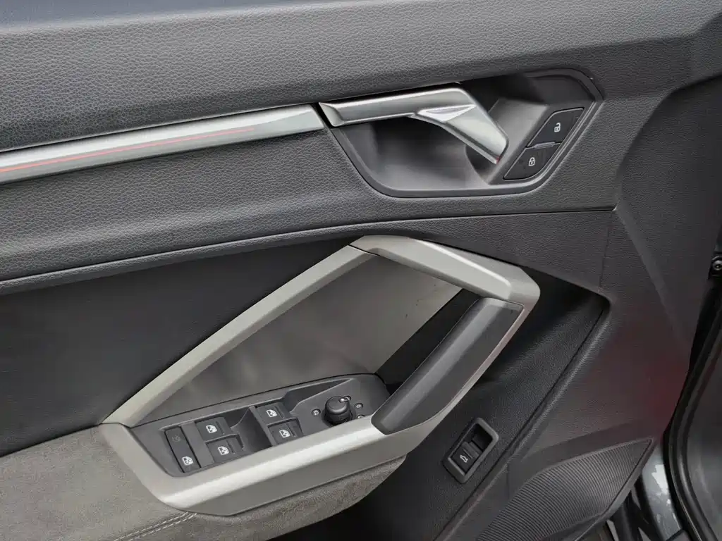 Audi Q3 2023 — фото 15