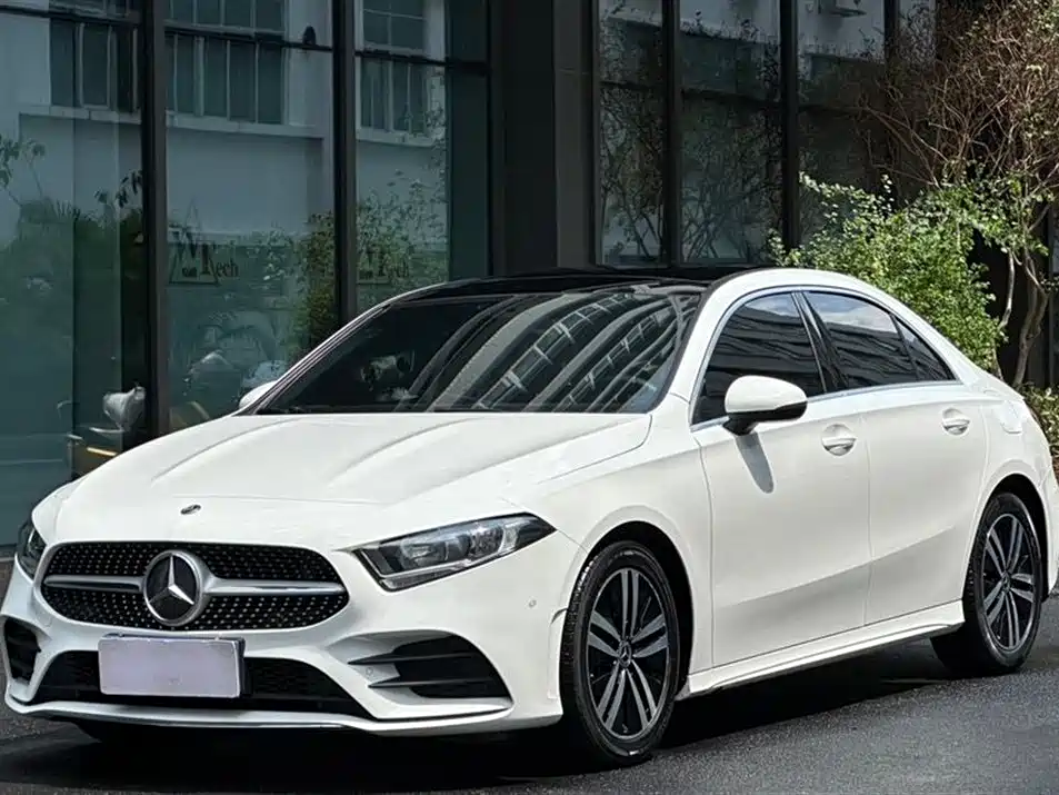 Mercedes-Benz A-Class 2019 — фото 1