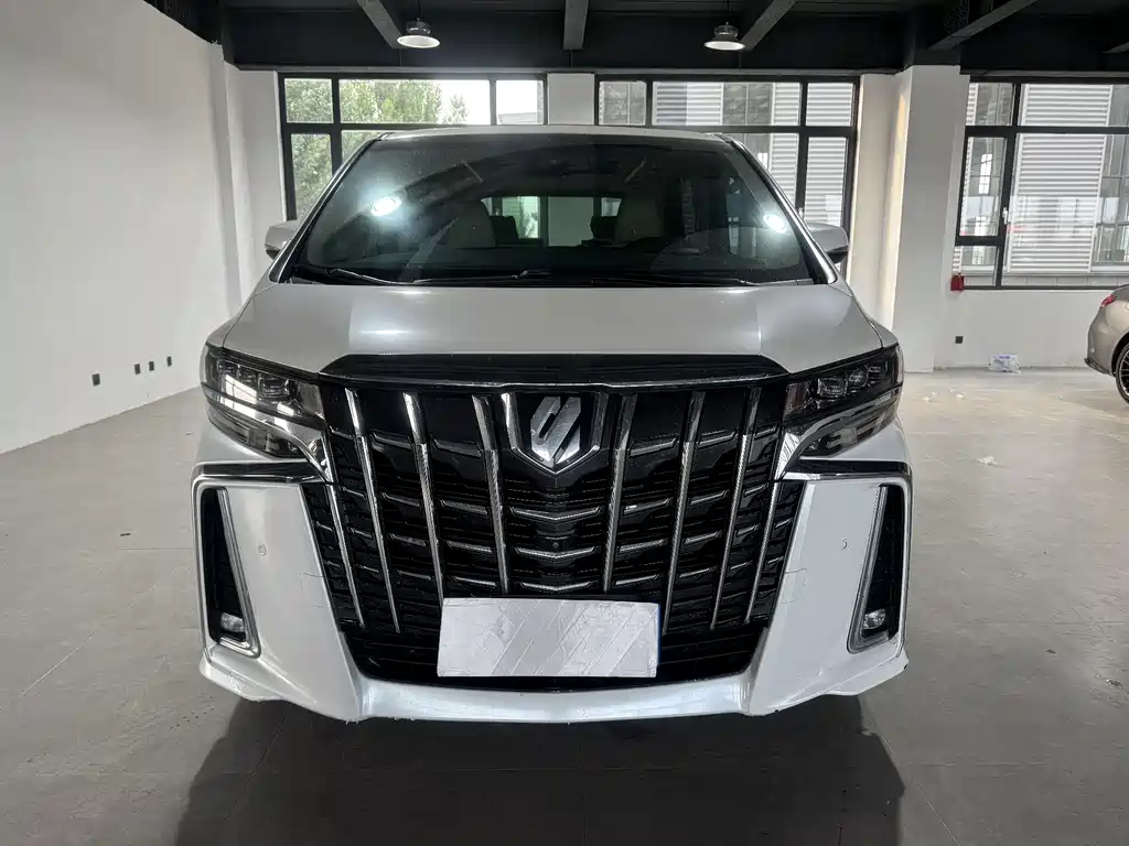 Toyota Alphard 2017 — фото 2