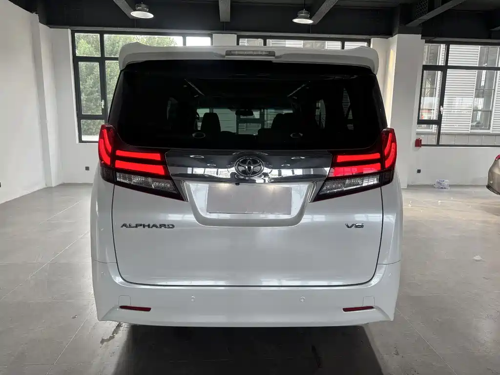 Toyota Alphard 2017 — фото 4
