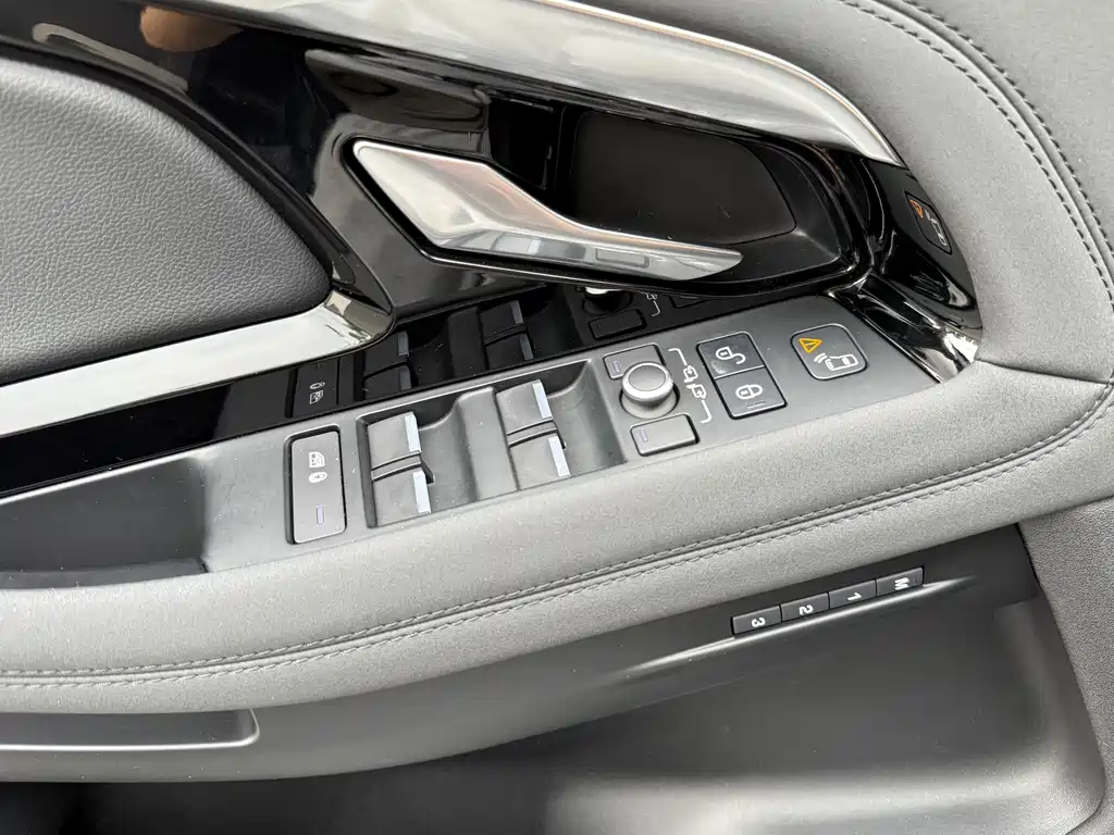 Land Rover Evoque 2020 — фото 9