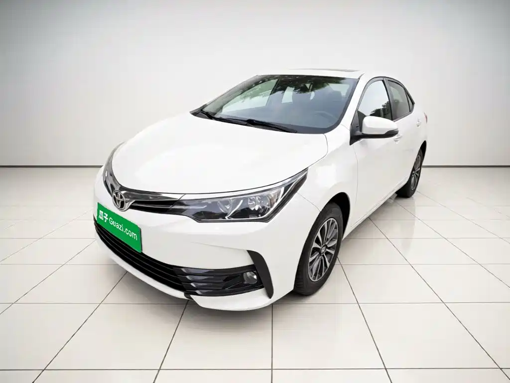 Toyota Corolla 2018 — фото 1