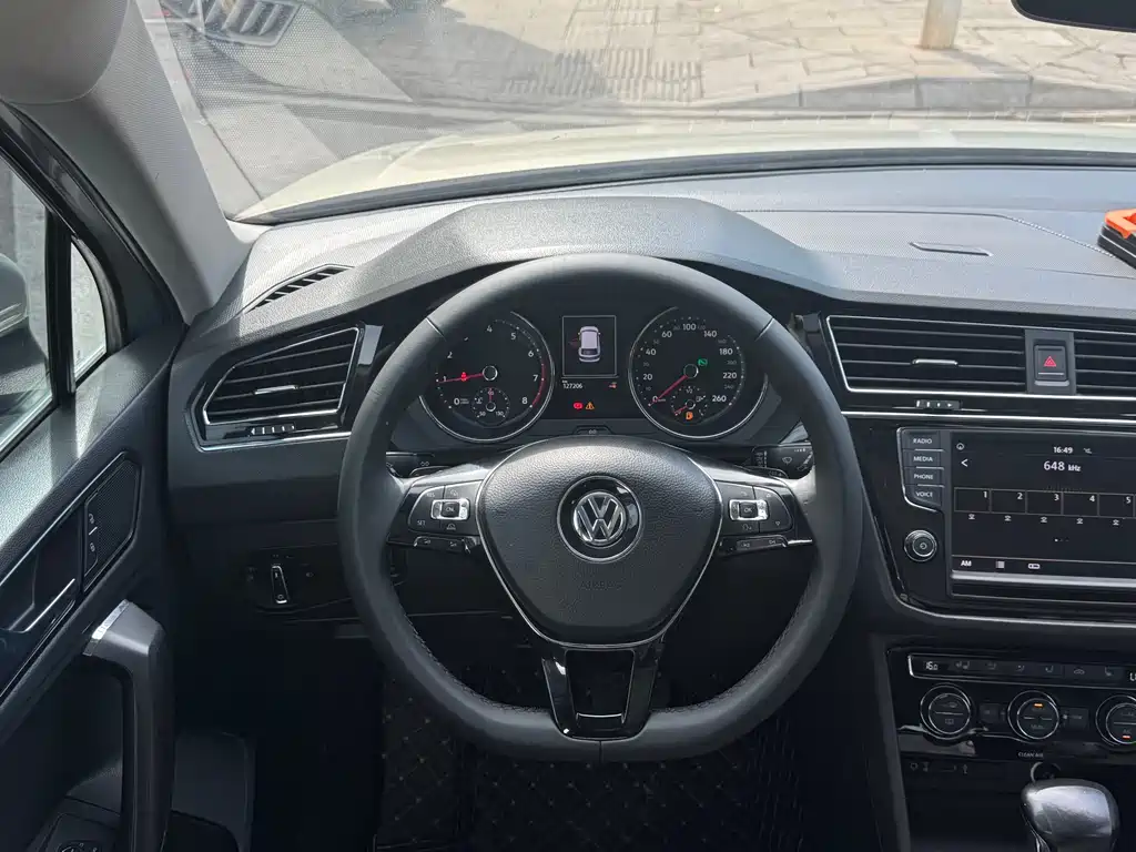 Volkswagen Tiguan L 2018 — фото 14