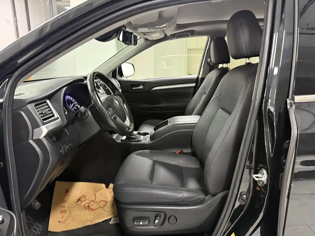 Toyota Highlander 2019 — фото 11