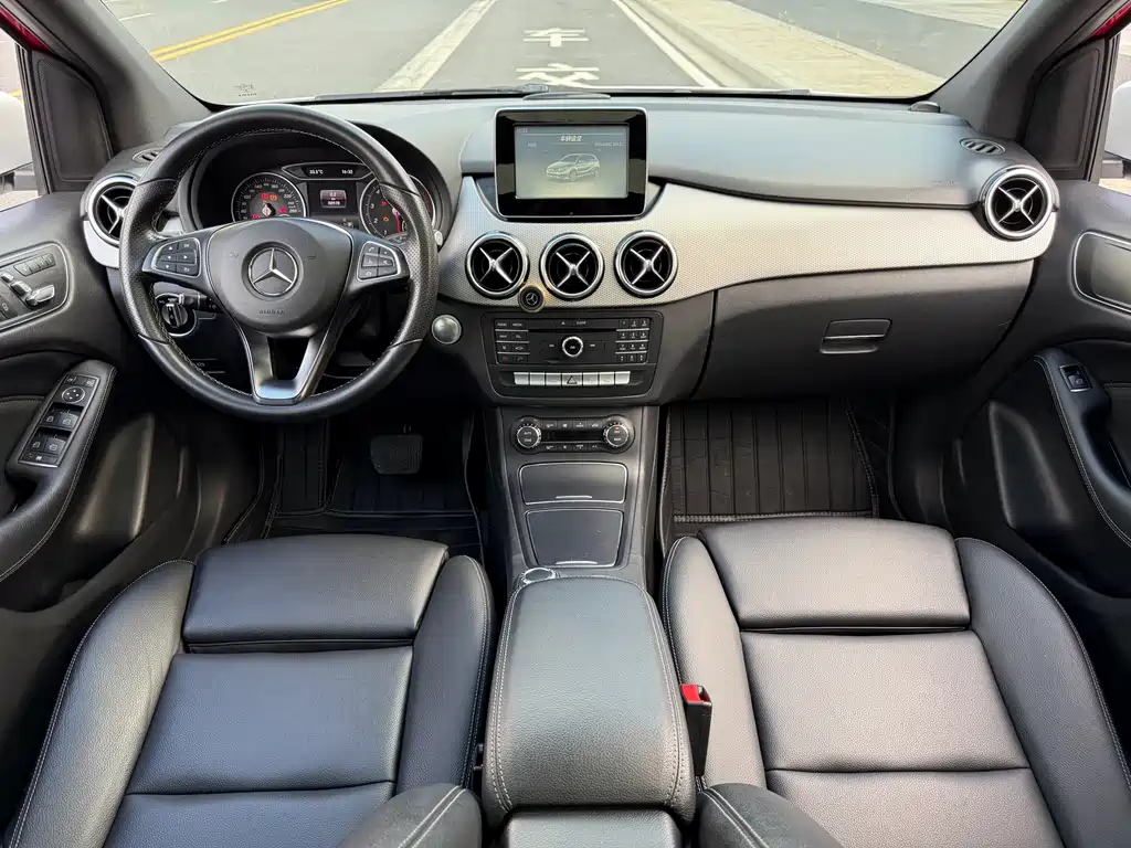 Mercedes-Benz B-Class 2016 — фото 15