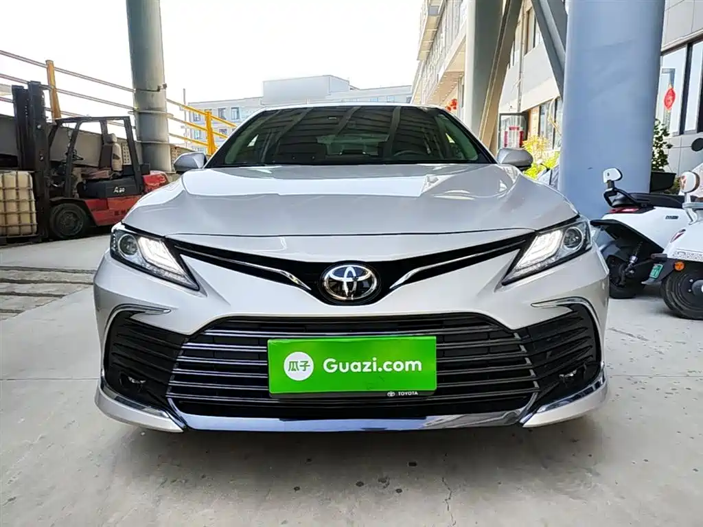 Toyota Camry 2022 — фото 3