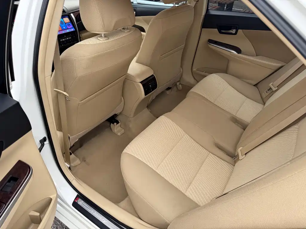 Toyota Camry 2015 — фото 5