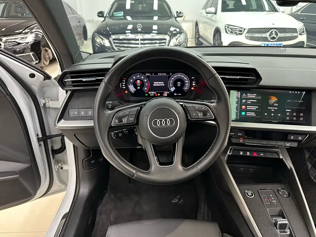 Audi A3 2023 — фото 16
