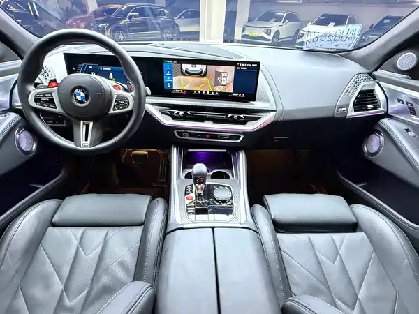 BMW XM 2024