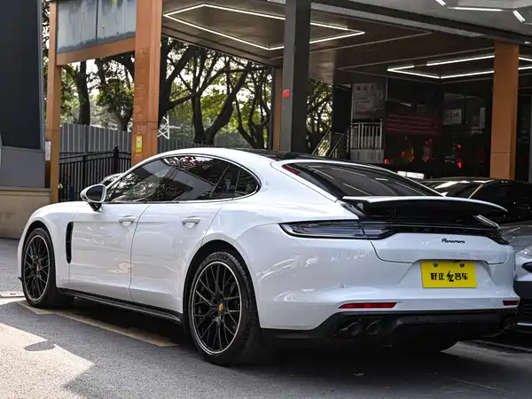 Porsche Panamera 2024