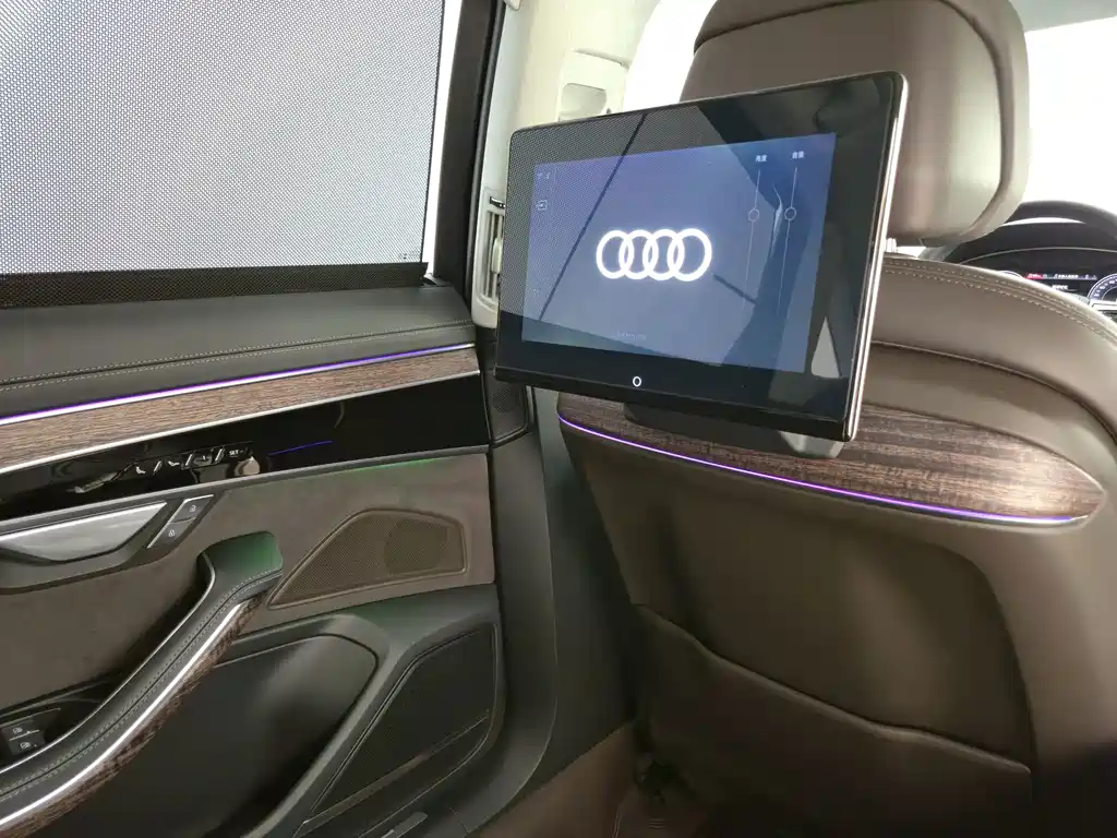Audi A8 2024 — фото 26