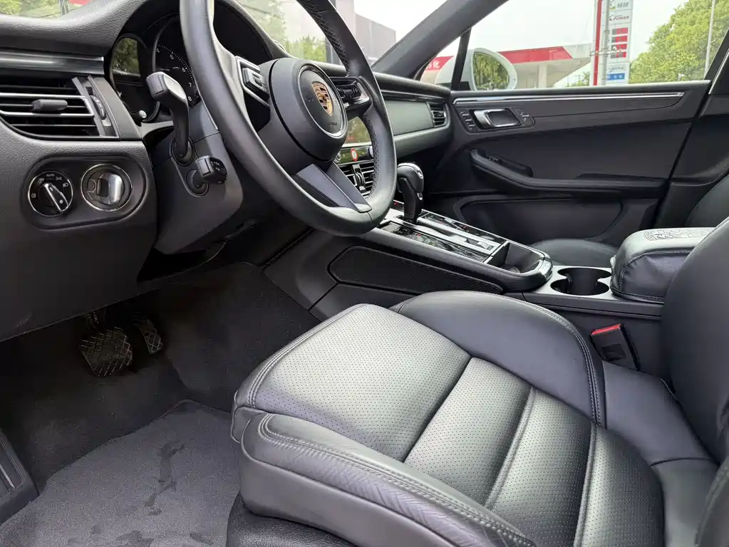 Porsche Macan 2023 — фото 10
