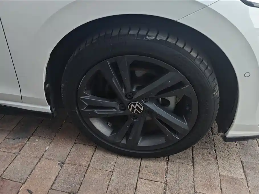 Volkswagen Golf 2021