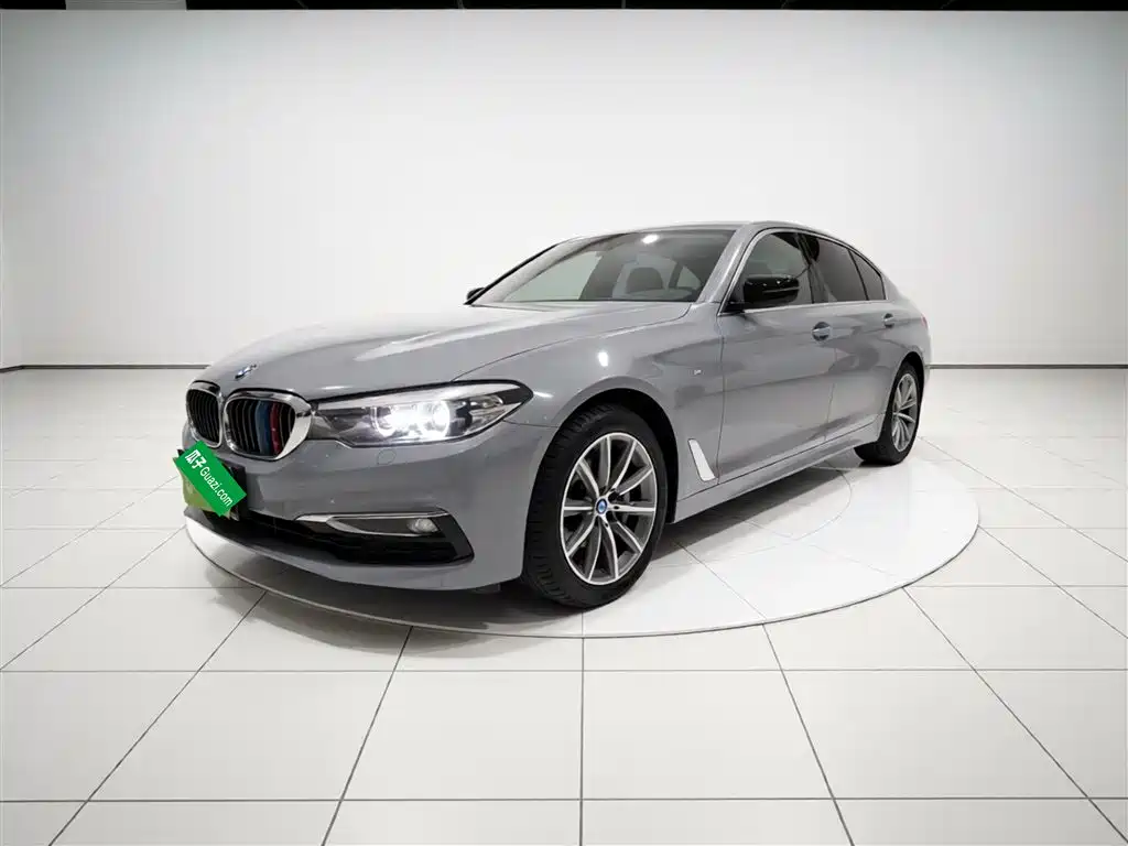 BMW 5 Series 2017 — фото 1