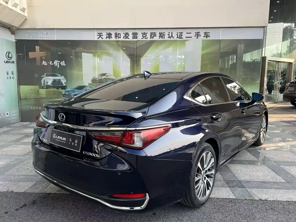 Lexus ES 2020 — фото 5