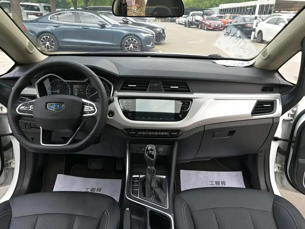 Geely Vision X3 2019 — фото 11
