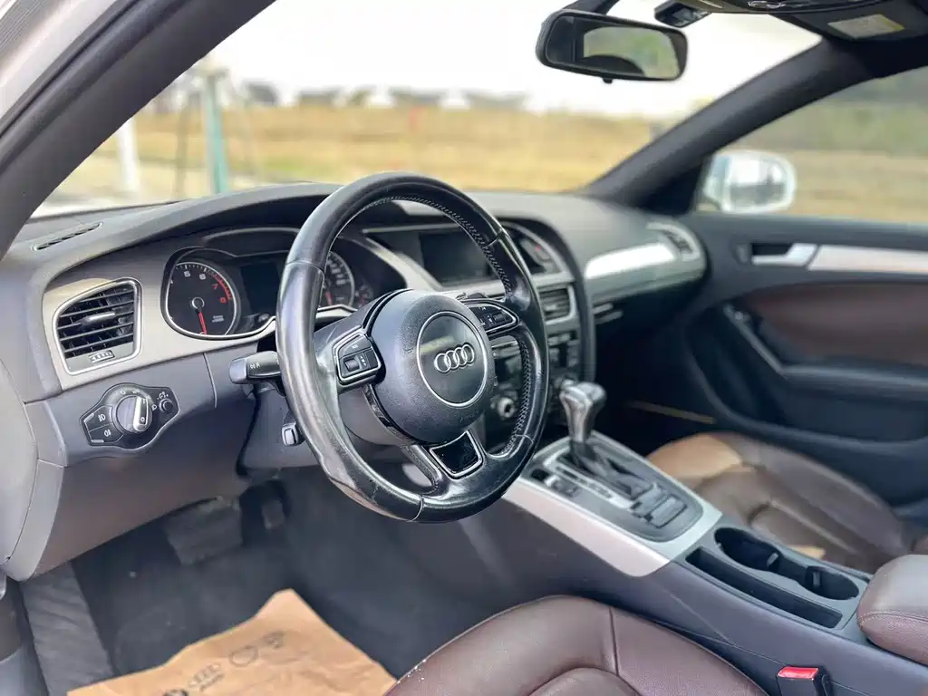 Audi A4L 2015 — фото 12