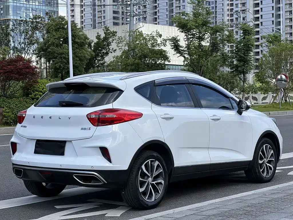 Geely Emgrand GS 2019 — фото 14