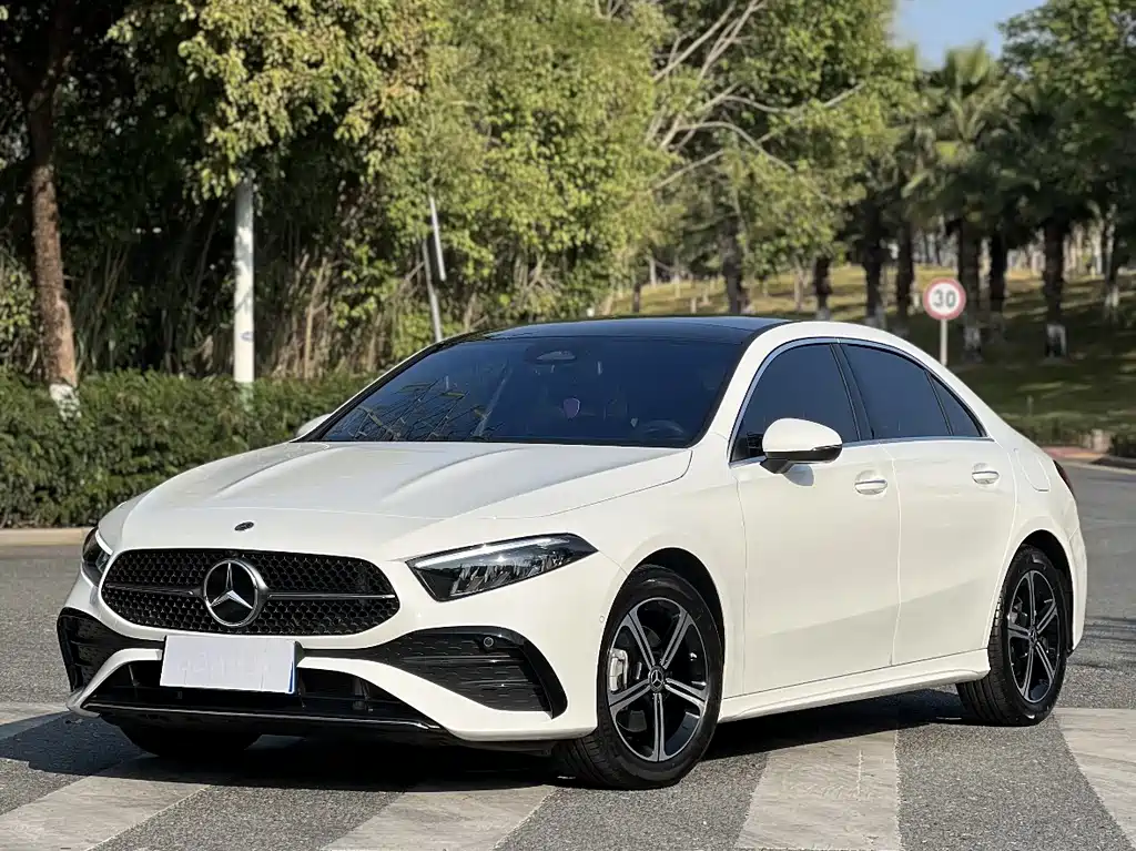 Mercedes-Benz A-Class 2024 — фото 3