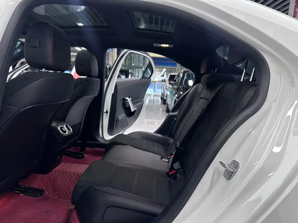 Mercedes-Benz A-Class 2025 — фото 11