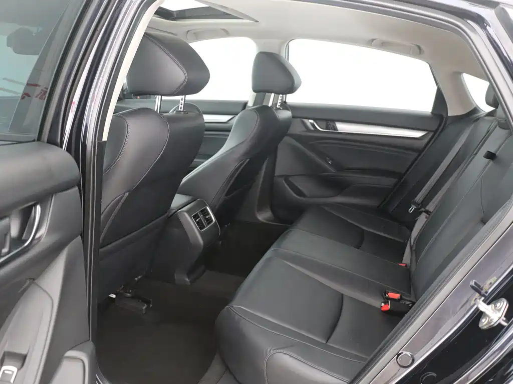 Honda Accord 2021 — фото 11