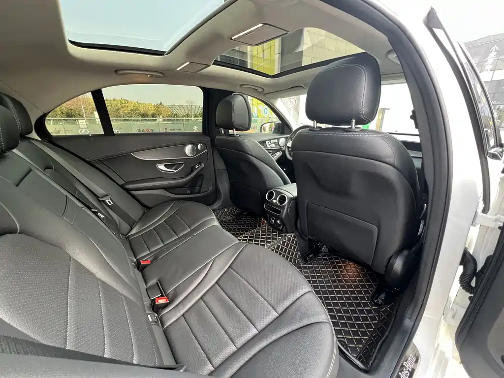 Mercedes-Benz C-Class 2021 — фото 24