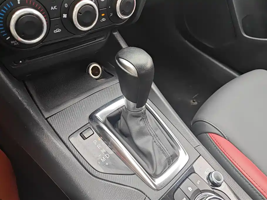 Mazda 3 Axela 2016 — фото 16