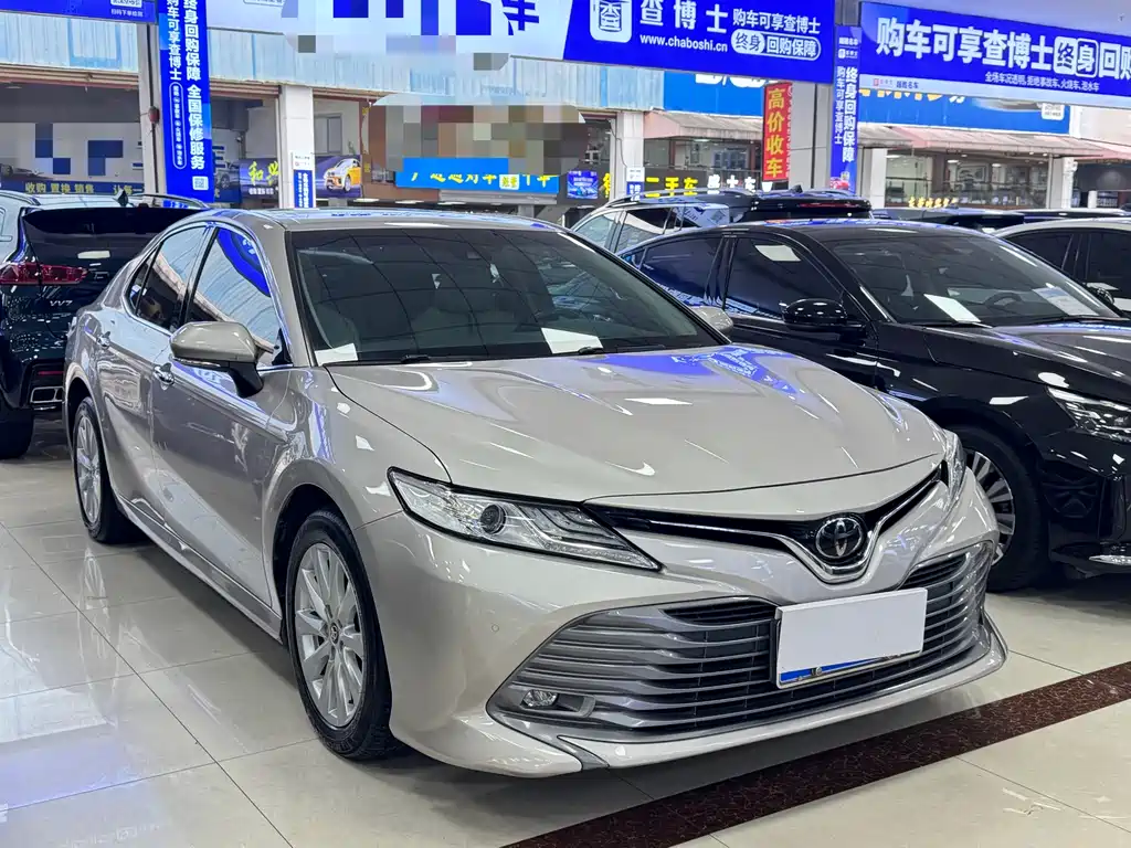 Toyota Camry 2018 — фото 3