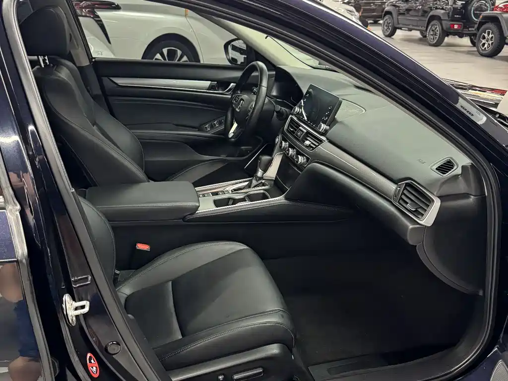 Honda Accord 2021 — фото 17