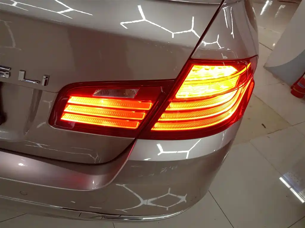BMW 5 Series 2015 — фото 24