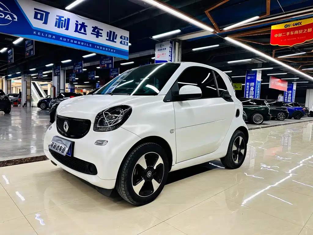 smart Fortwo 2018 — фото 1