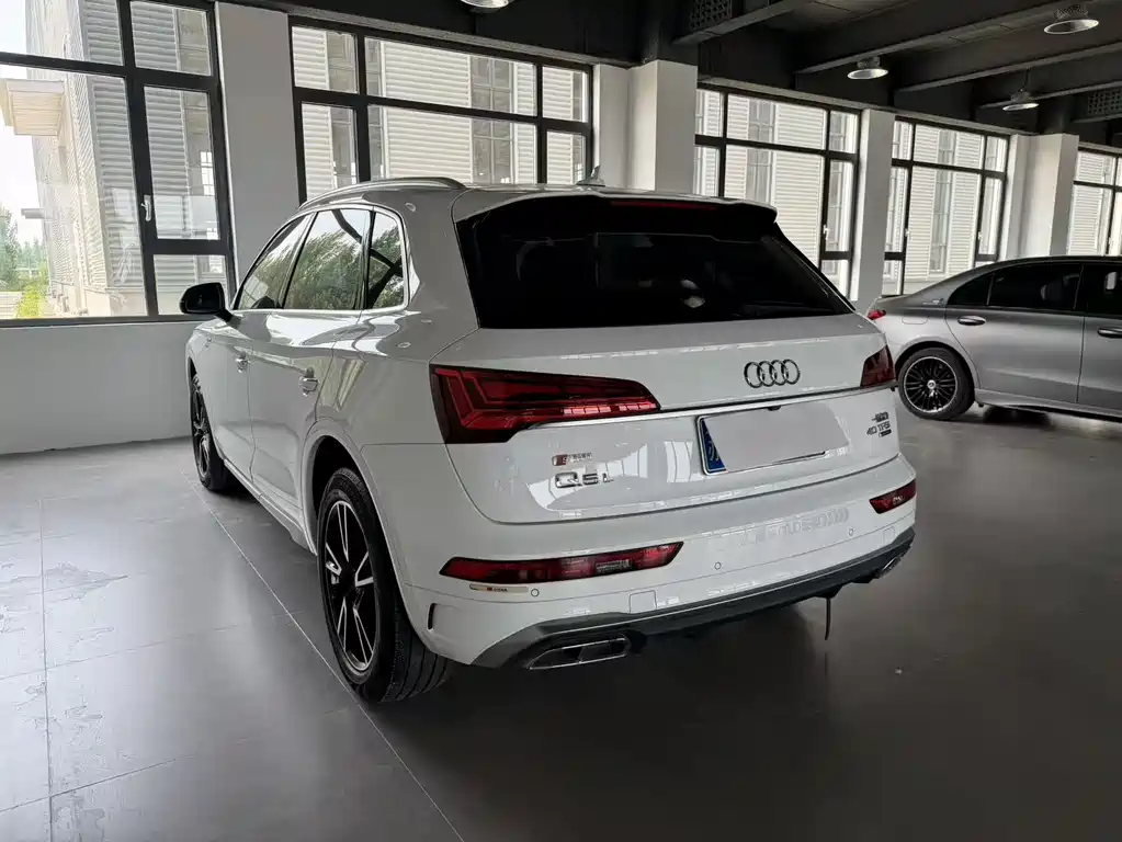 Audi Q5L 2022 — фото 3