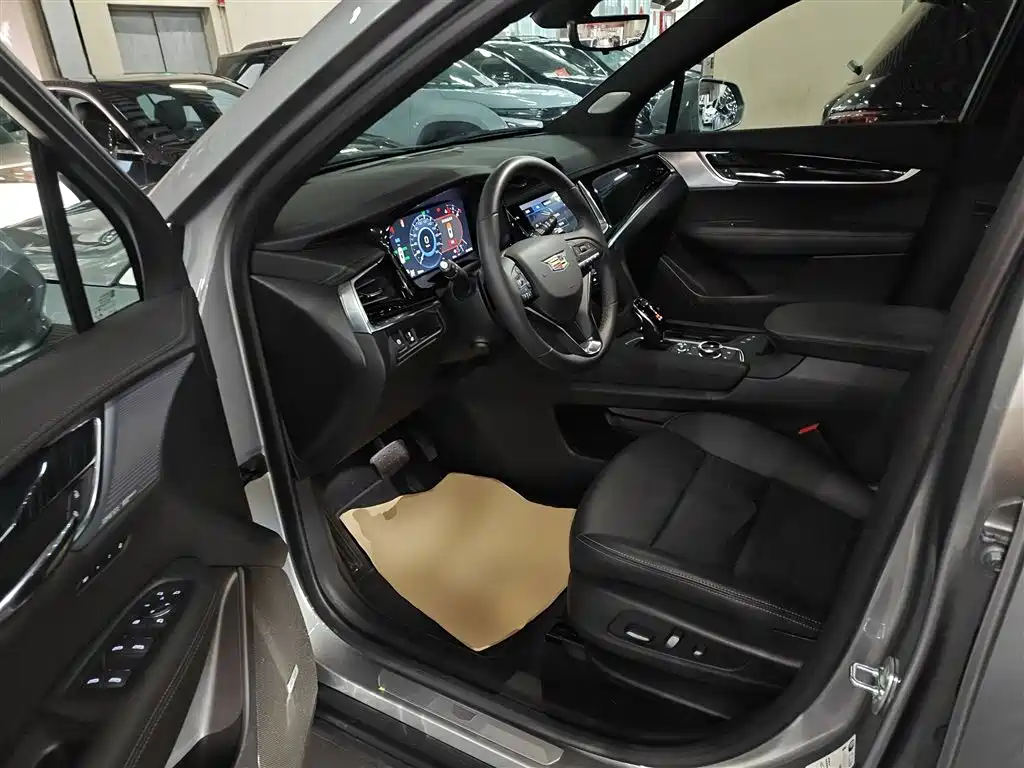 Cadillac XT6 2026 — фото 12