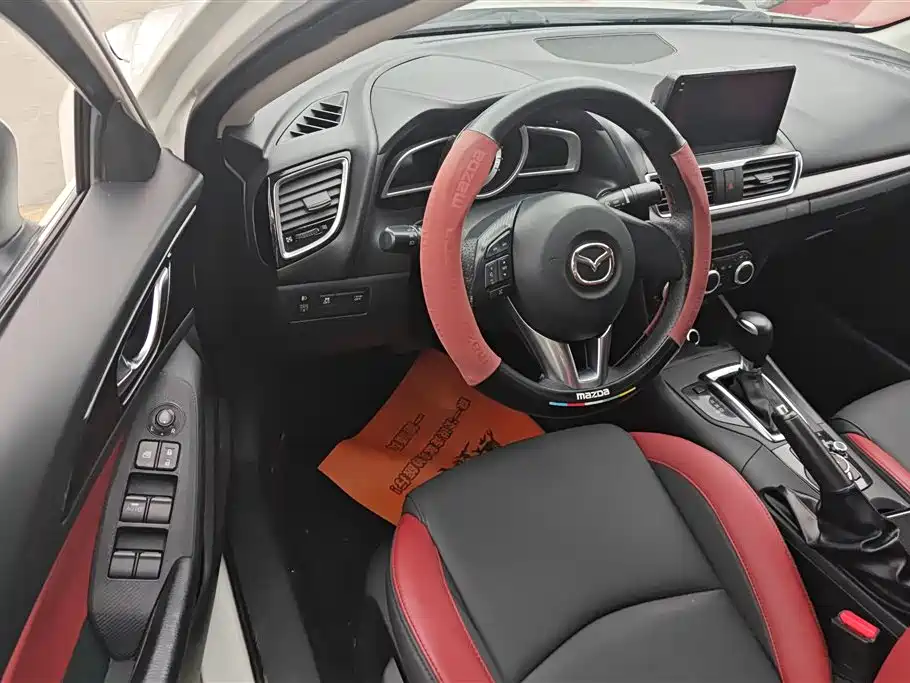 Mazda 3 Axela 2016 — фото 12