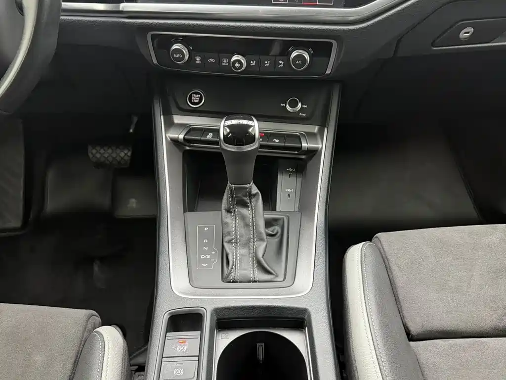 Audi Q3 2023 — фото 13