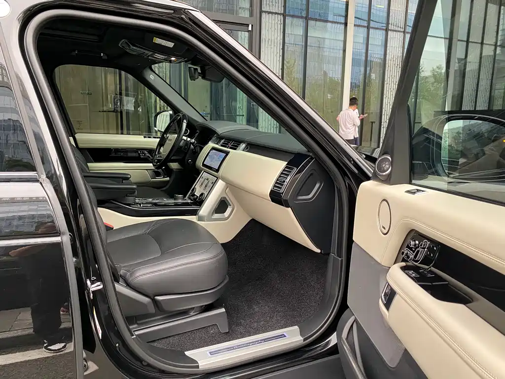 Land Rover Range Rover 2019 — фото 18