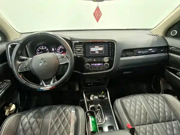 Mitsubishi Outlander 2021