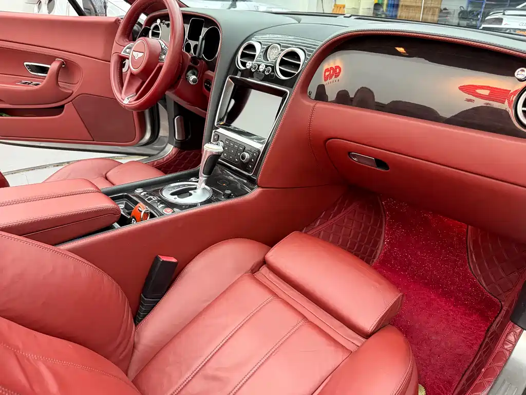 Bentley Continental 2010 — фото 22