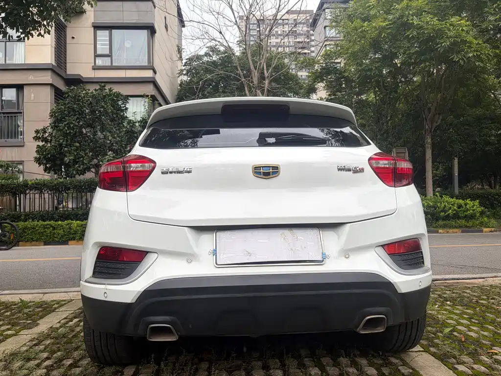 Geely Emgrand GS 2016