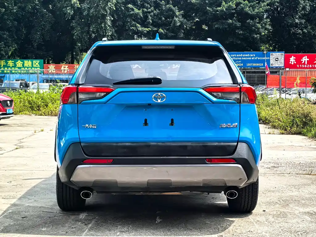 Toyota RAV4 2020 — фото 15