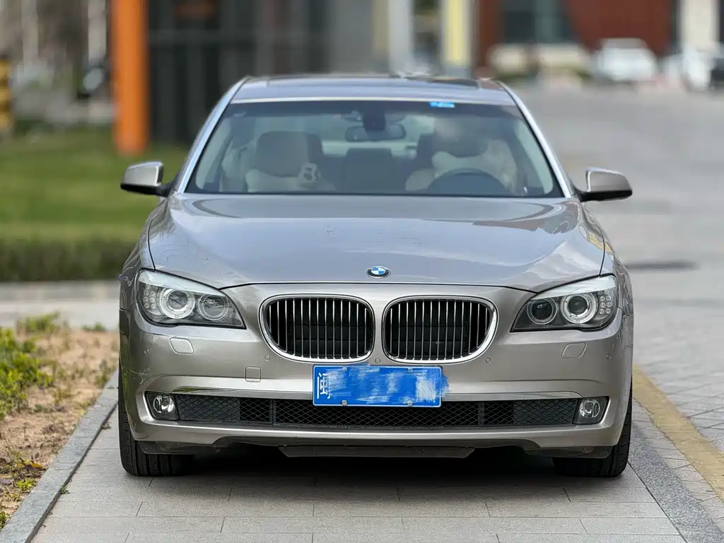 BMW 7 Series 2011 — фото 2