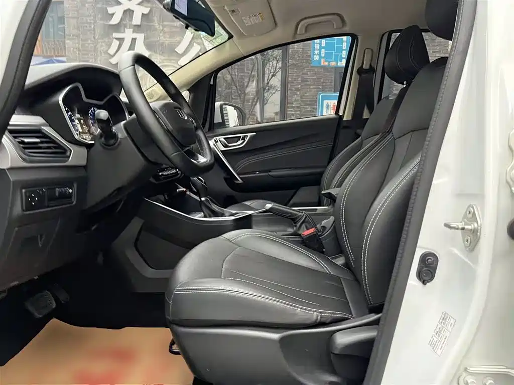 Geely Vision X3 2019 — фото 15