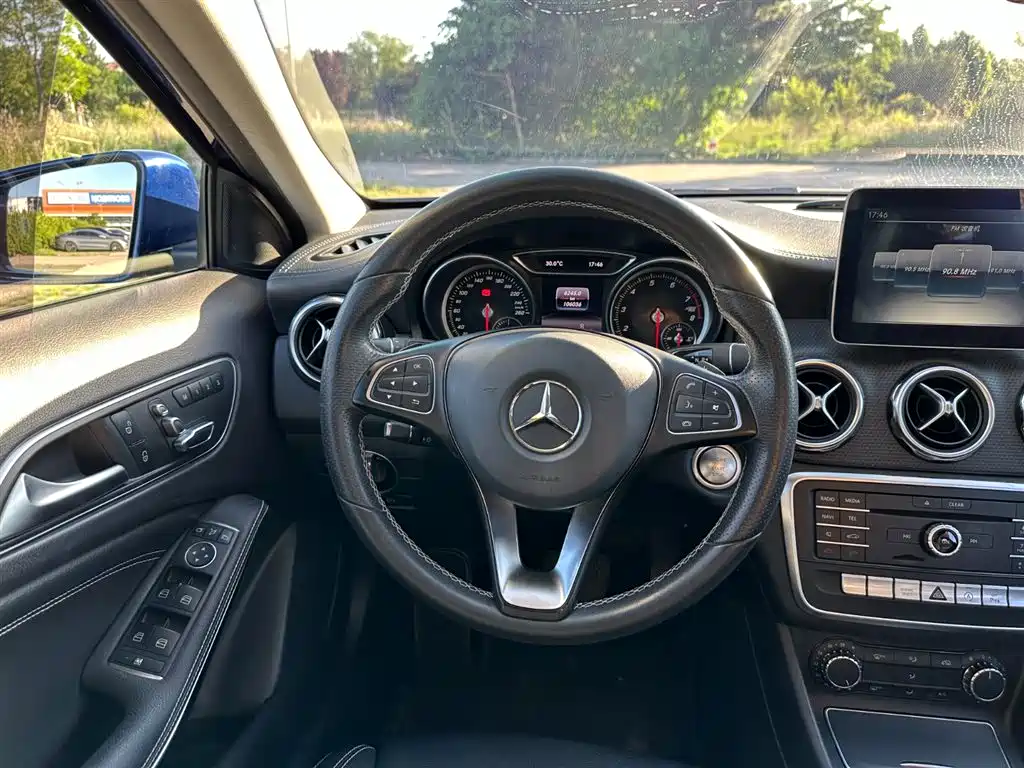 Mercedes-Benz GLA 2018 — фото 18