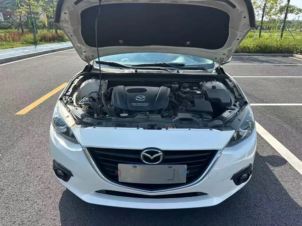 Mazda 3 Axela 2016 — фото 18