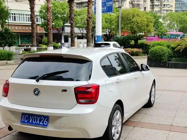 BMW 1 Series 2015 — фото 12