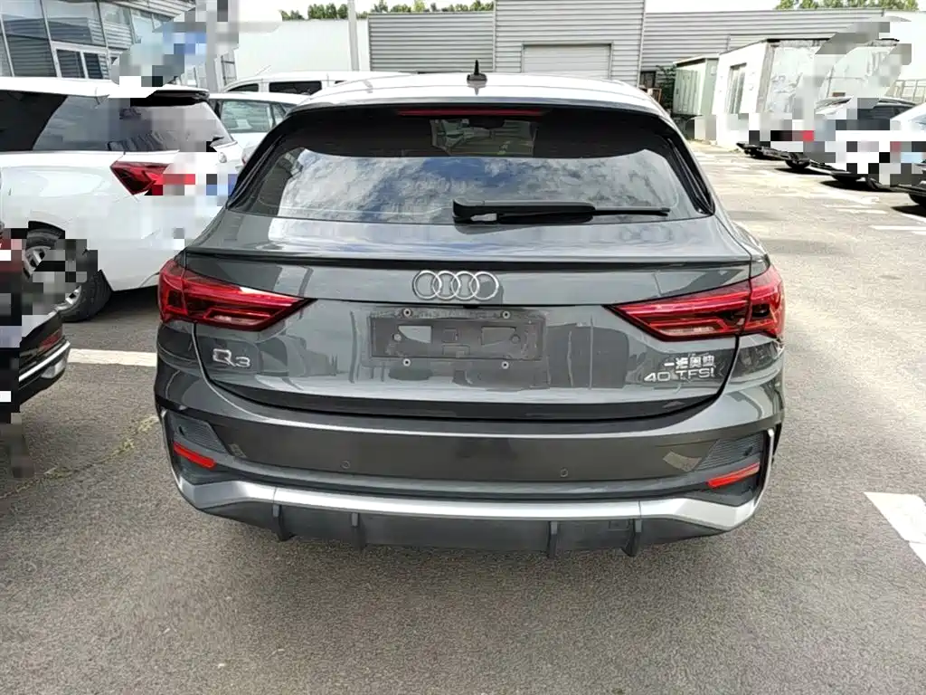 Audi Q3 2020 — фото 10