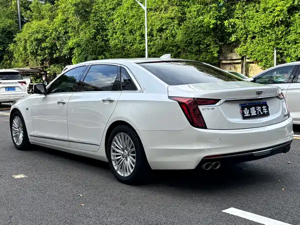 Cadillac CT6 2022