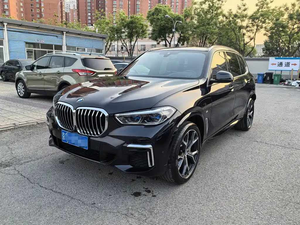 BMW X5 2022 — фото 1