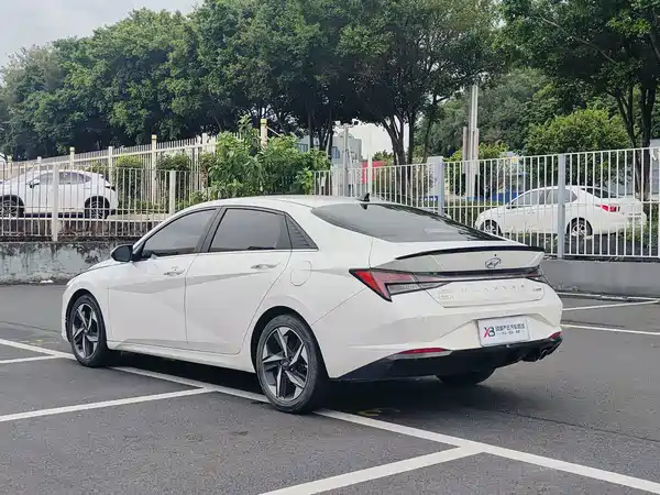 Hyundai Elantra 2023