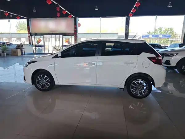 Toyota Yaris L 2021